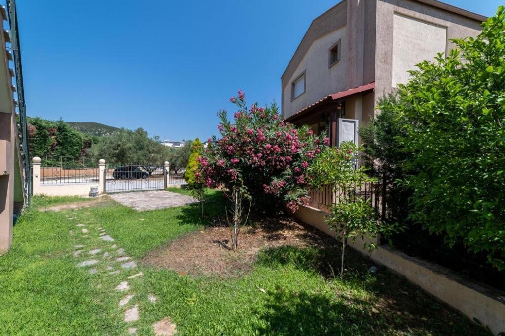 Side By Side Apartment Nea Iraklitsa Exterior photo