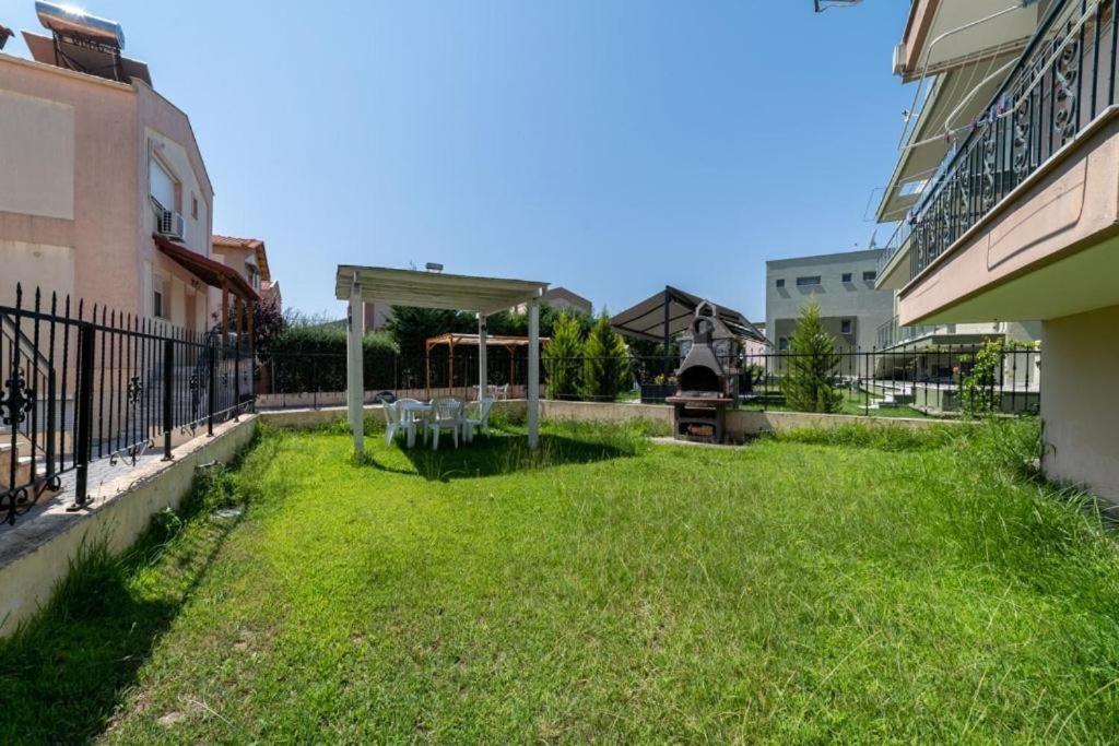 Side By Side Apartment Nea Iraklitsa Exterior photo
